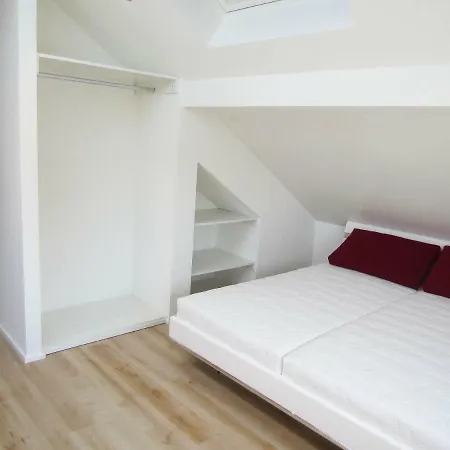 Appartement Moderne Dg-wohnung In Ruhiger Lage *